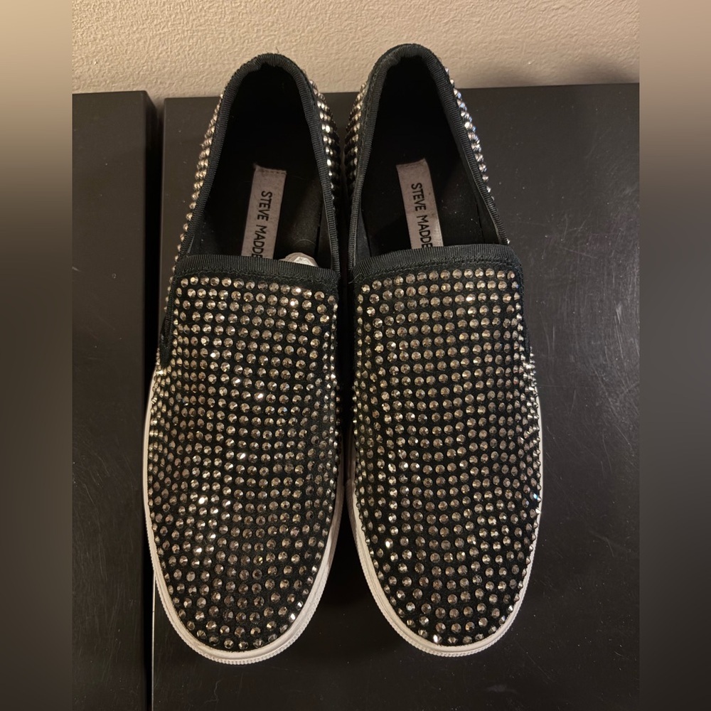 NEW! Steve Madden without box sparkle slip on sneakers. Size 7 mens , 9 women’s